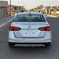 نيسان فيرسا